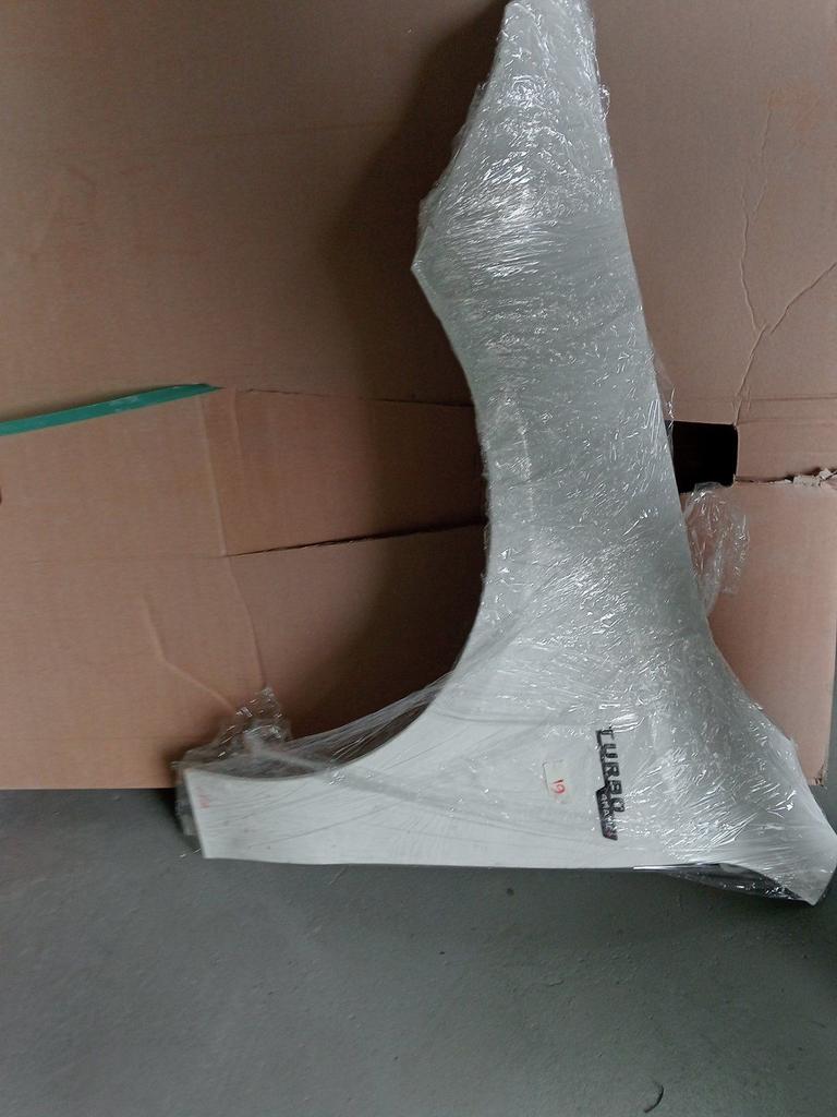 CLA A118 W118 SCHERM LINKS 45 amg, Garde-boue, Utilisé, -, Gauche