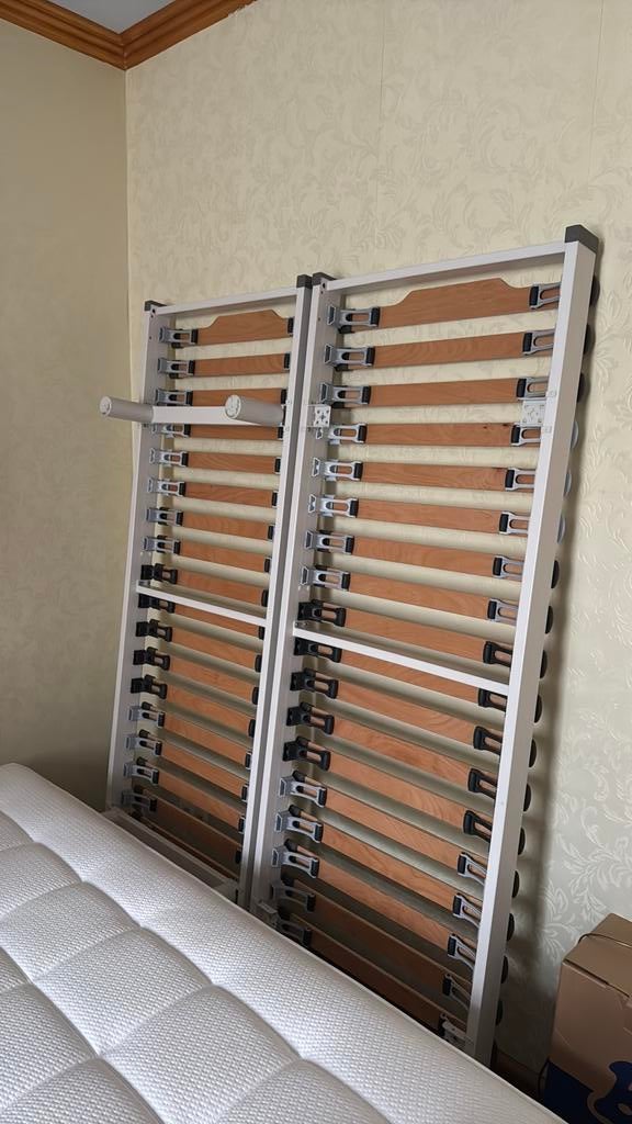 Sommier 140cms beka, Enlèvement, Comme neuf, Sommier