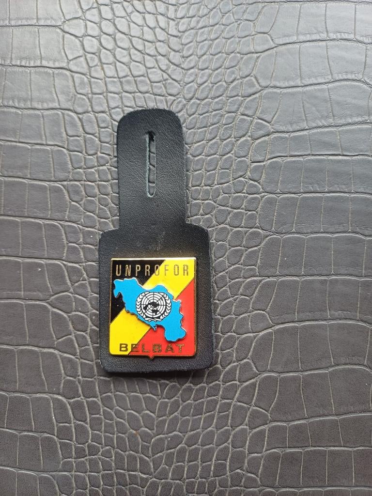 Cintre de poitrine militaire, Enlèvement ou Envoi