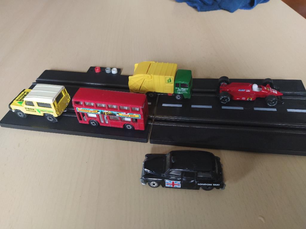 Matchbox - Majorette - Burago, Hobby en Vrije tijd, Modelauto's | Overige schalen, Gebruikt, Ophalen of Verzenden