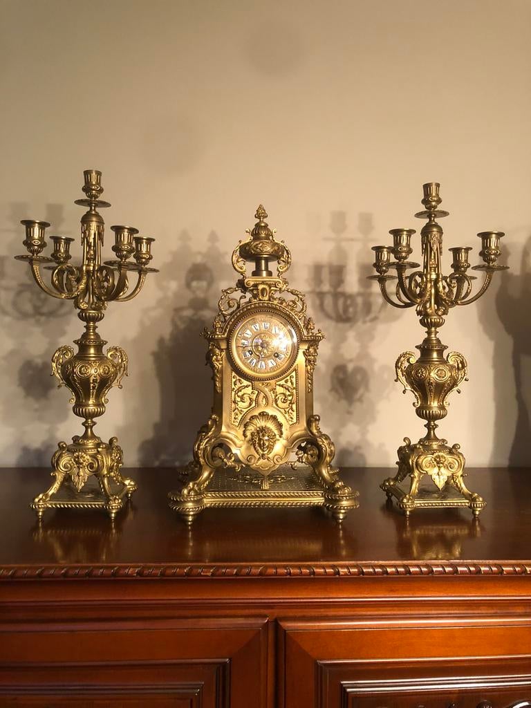 Schouwgarnituur brons, Enlèvement