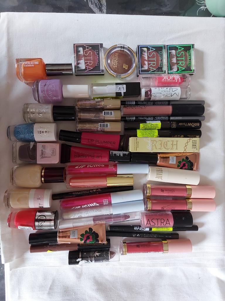 Lot maquillage 1.8, Enlèvement ou Envoi, Lèvres, Maquillage