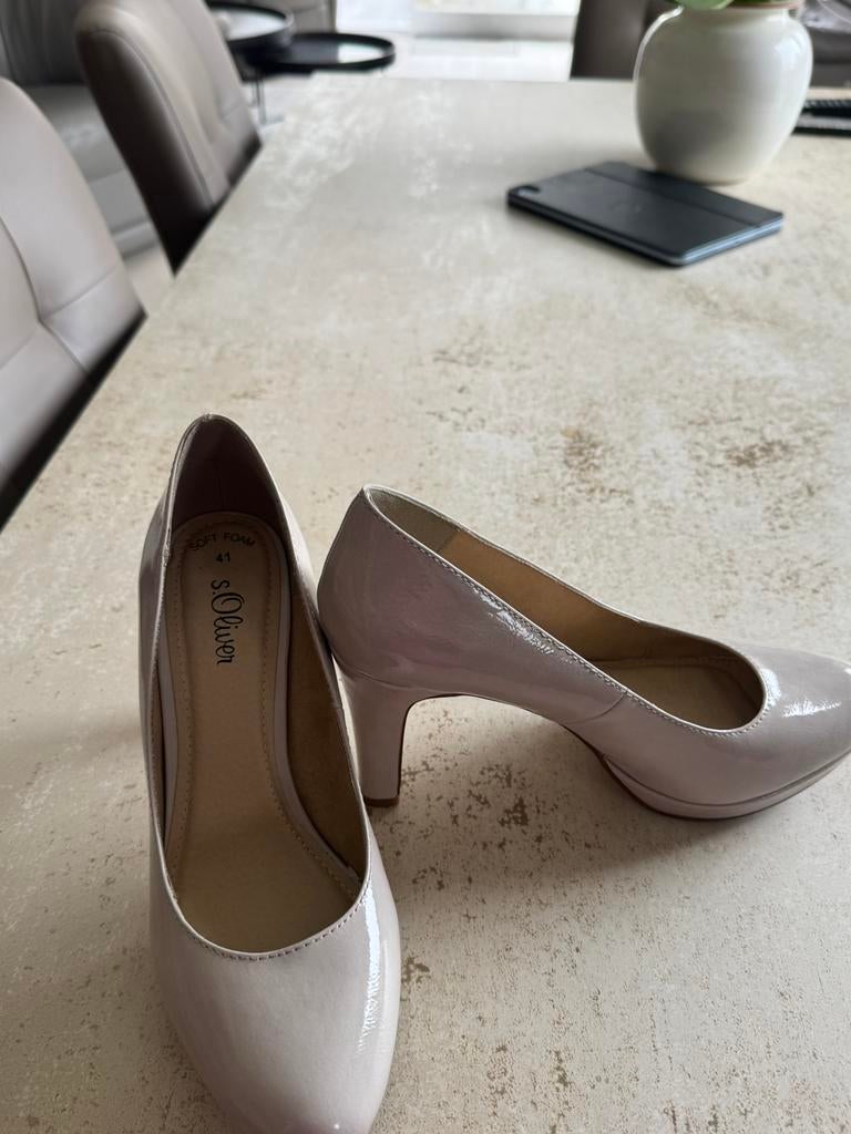 Chaussure taille 41 certaines sont neuves, Kleding | Dames, Schoenen, Ophalen, Overige kleuren, Zo goed als nieuw, Schoenen met hoge hakken