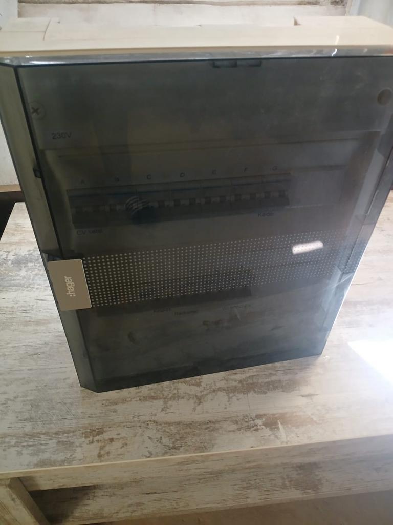 Elektrische groepenkast / zekeringkast (230V) – compleet, Doe-het-zelf en Bouw, Ophalen, Gebruikt, Schakelaar