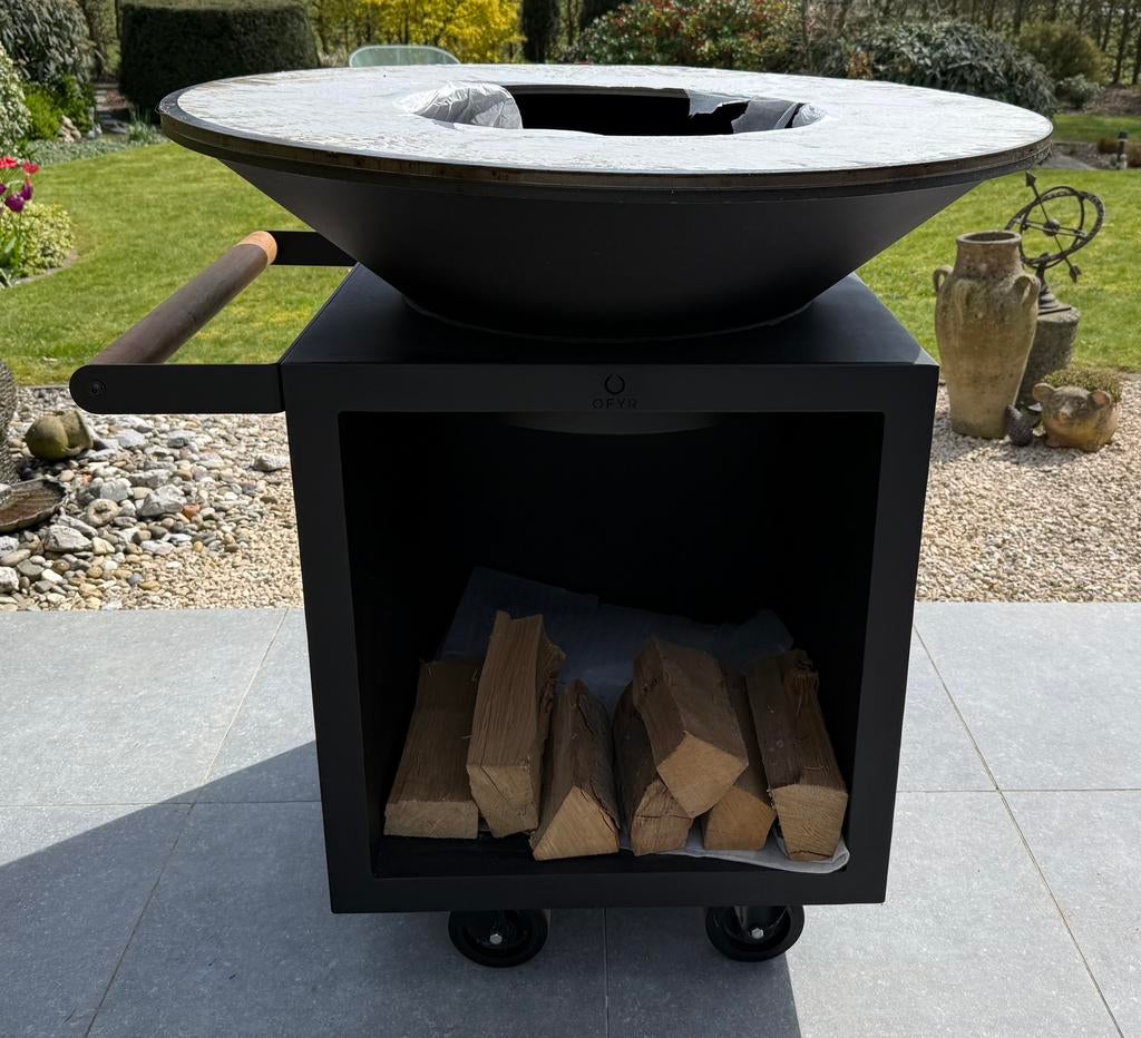 OFYR Classic Storage Black 100 Pro, Jardin & Terrasse, Barbecues au charbon de bois, Neuf, Avec accessoires, Enlèvement