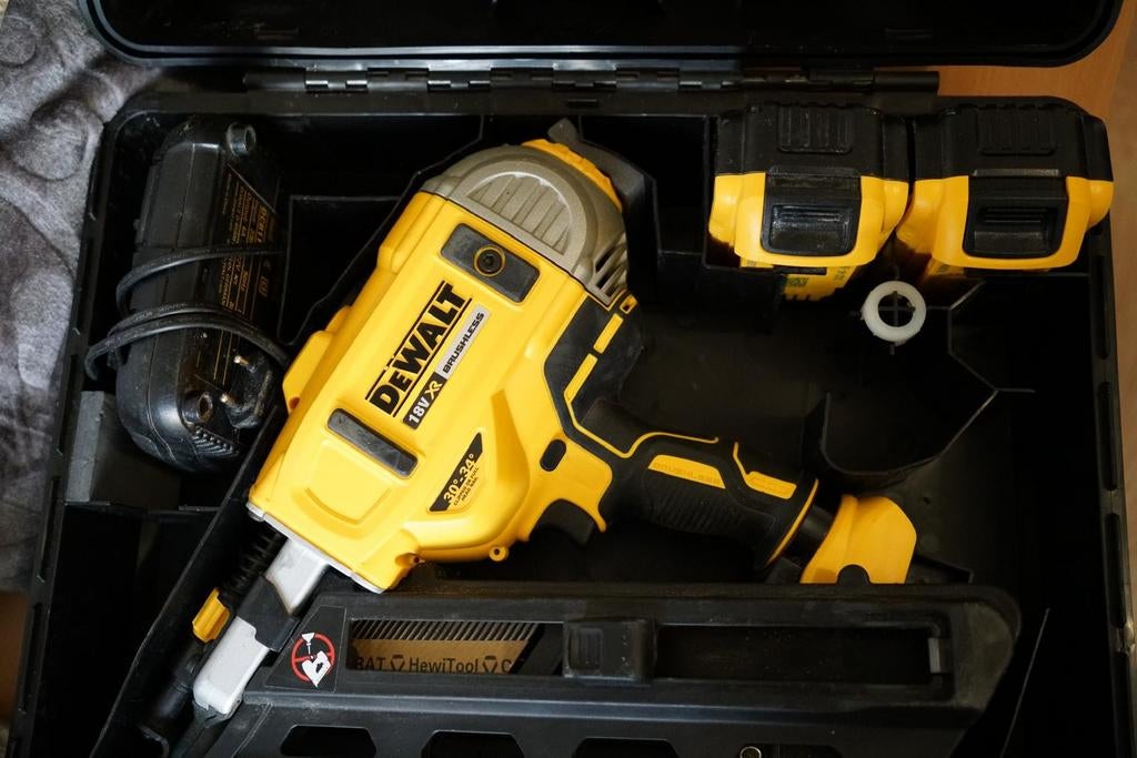 Dewalt DCN692P2, Enlèvement