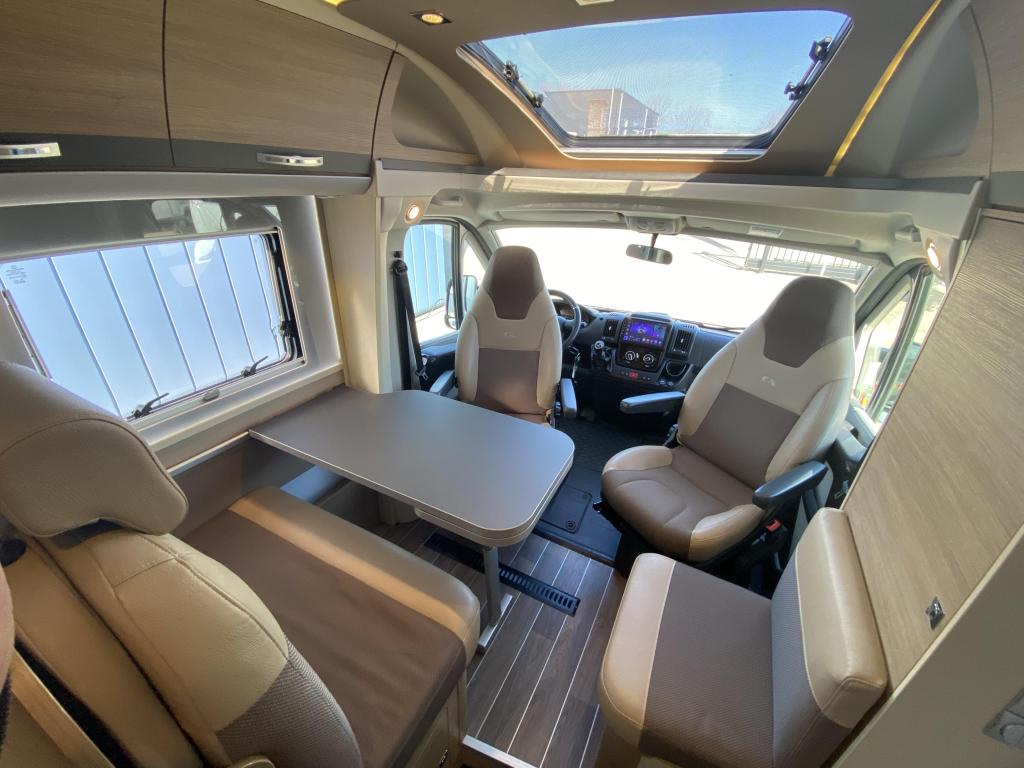 Adria Compact PLUS SL, Fiat, 6 à 7 mètres, Boîte manuelle, Diesel, Adria