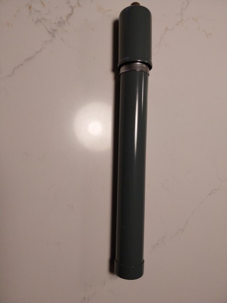 Pompe à vélo Suzuki RV originale, Vélos & Vélomoteurs, Cyclomoteurs | Oldtimers & Ancêtres, Enlèvement ou Envoi