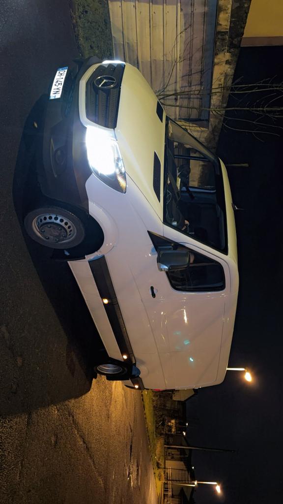 Sprinter 513, Autos, Camionnettes & Utilitaires, Particulier, Mercedes-Benz, Diesel, 5 portes, Boîte manuelle, Blanc, Noir, Tissu