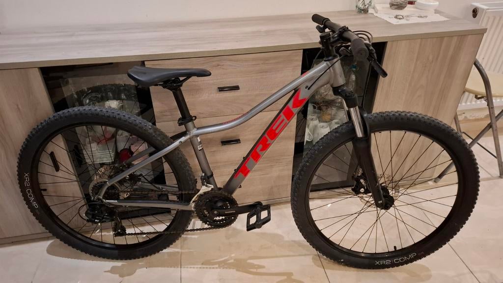 Trek Marlin 4 en bonne état taille S

Avec freins disques, Enlèvement, Trek
