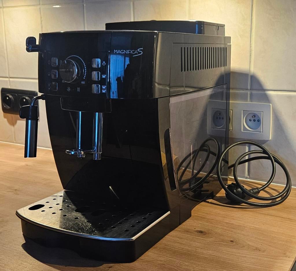 De’Longhi Magnifica S – Volautomatische koffiemachine, Elektronische apparatuur, Koffiezetapparaten, Ophalen, Koffiemachine, Gemalen koffie