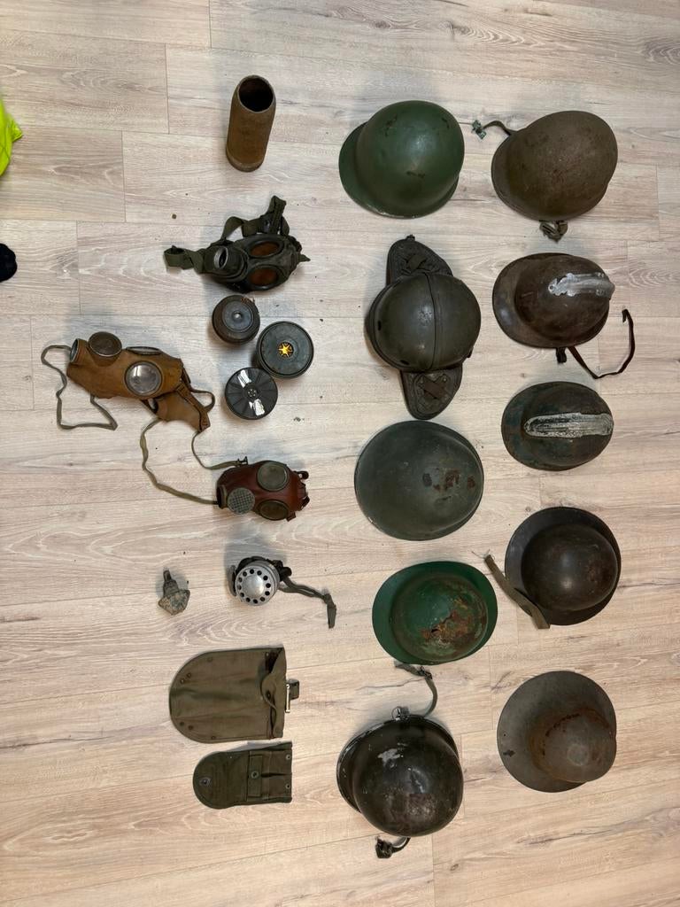 Casques et objets militaires., Verzamelen, Ophalen, Landmacht