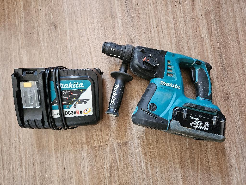 Perceuse à percussion Makita 36 V avec fonction burin, Bricolage & Construction, 600 watts ou plus, Comme neuf, Enlèvement, Mécanisme de percussion