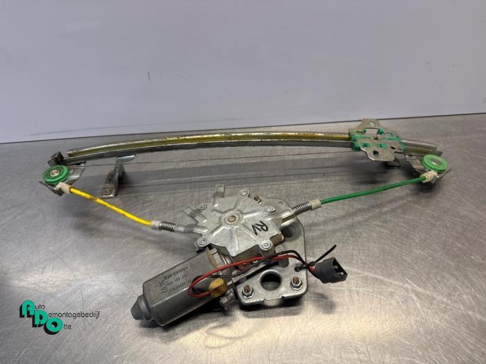 Ruitmechaniek 4Deurs rechts-voor van een Saab 9000, Auto-onderdelen, Gebruikt, -, -, Ophalen of Verzenden