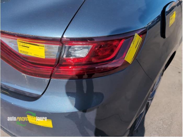 Feu arrière droit d'un Renault Megane, -, Renault, -, 3 mois de garantie