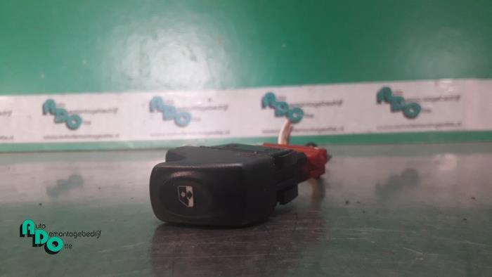 Elektrisch Raam Schakelaar van een Renault Megane (Megane 96, Auto-onderdelen, Gebruikt, -, Renault, -