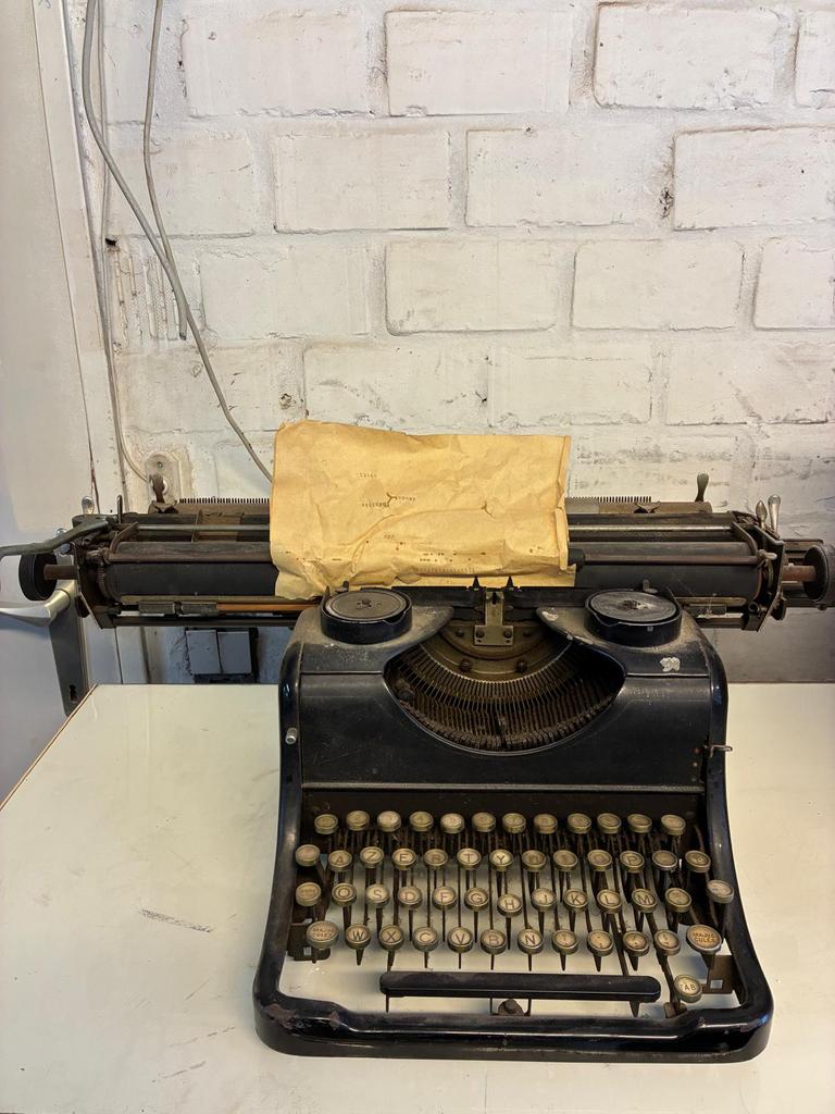 Antiek typemachine, Antiek en Kunst, Ophalen