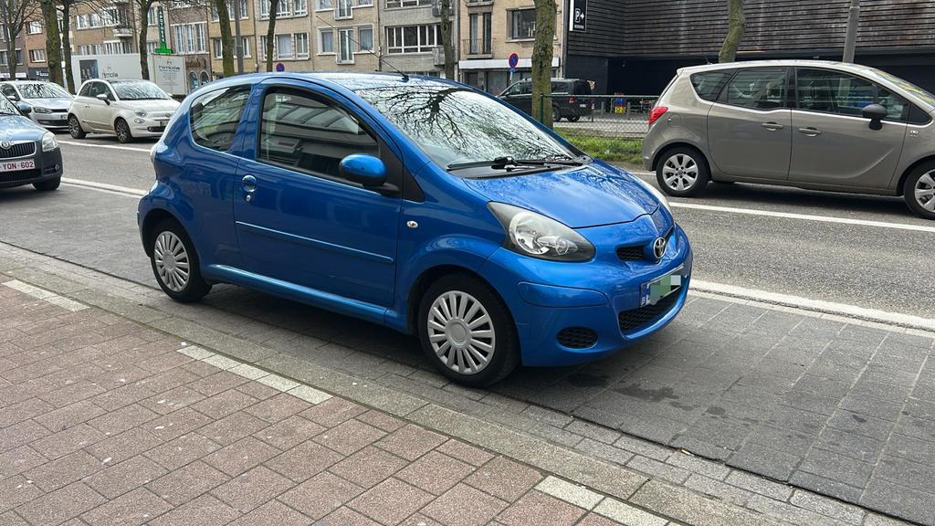 TOYOTA AYGO 2009 • 1.0BENZINE • 169.000KM • AIRCO • GEKEURD, Auto's, Handgeschakeld, Particulier, Aygo, Stadsauto
