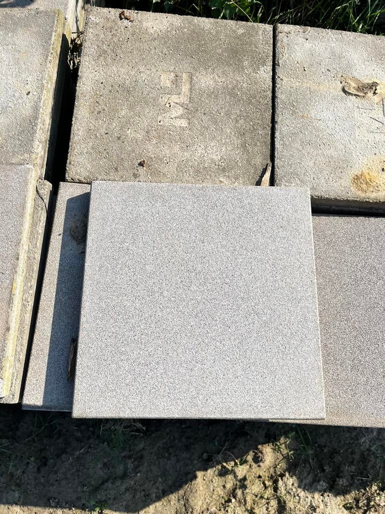 Calls, 83 pièces (40x40cm) - béton, Enlèvement, Comme neuf