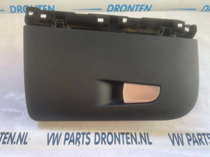 Boîte à gants d'un Alfa Romeo Giulia, Autos : Pièces & Accessoires, Tableau de bord & Interrupteurs, -, 3 mois de garantie, Utilisé