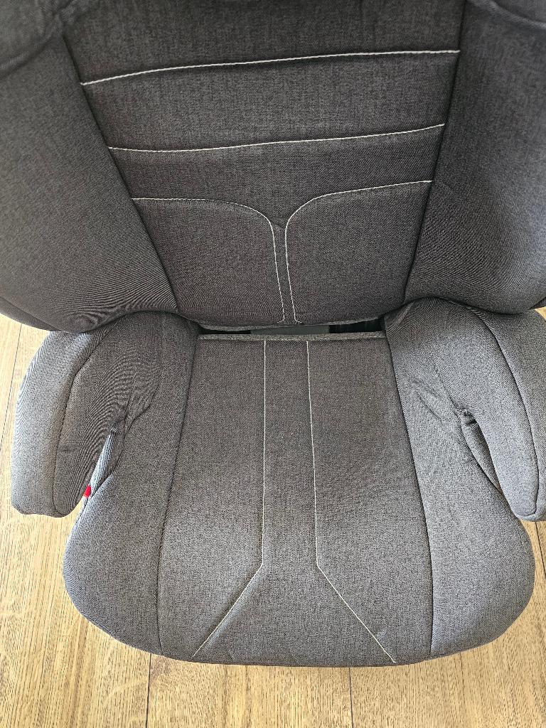 Titaniumbaby Autostoel Vidar, Afneembare rugleuning, Zo goed als nieuw, Isofix, Ophalen