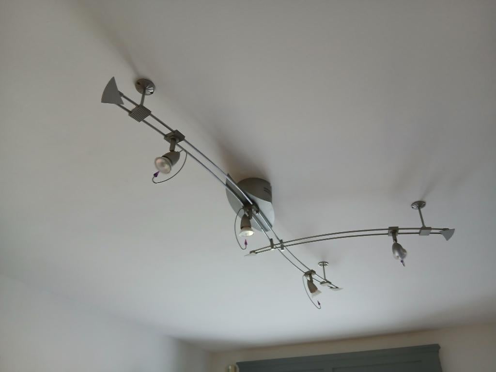 Lustre alogene salon, Enlèvement