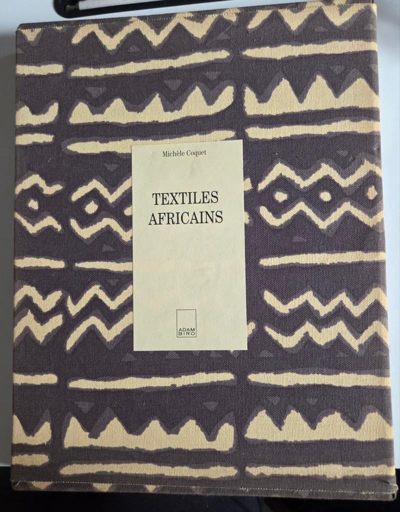 Livre d’art Textiles Africains – Michèle Coquet – Adam Biro, Enlèvement ou Envoi