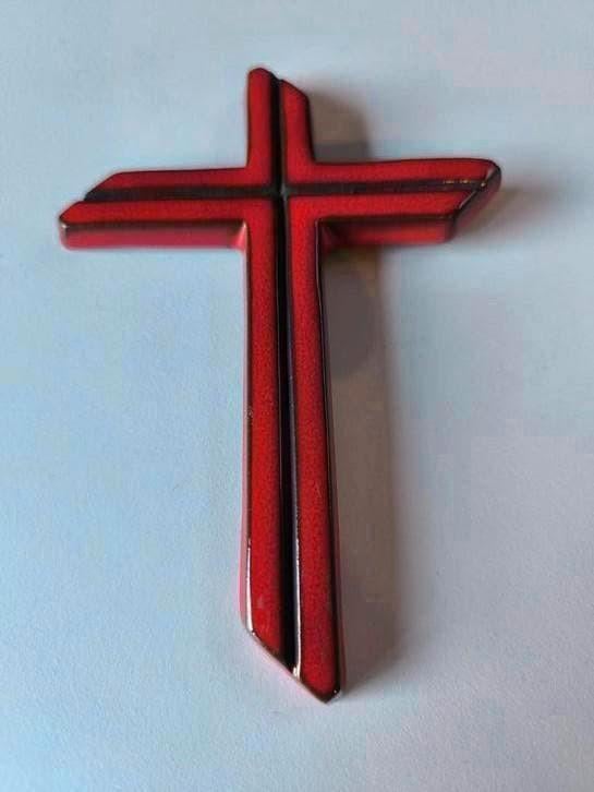 Bayer keramiek kruisbeeldje, Ophalen of Verzenden