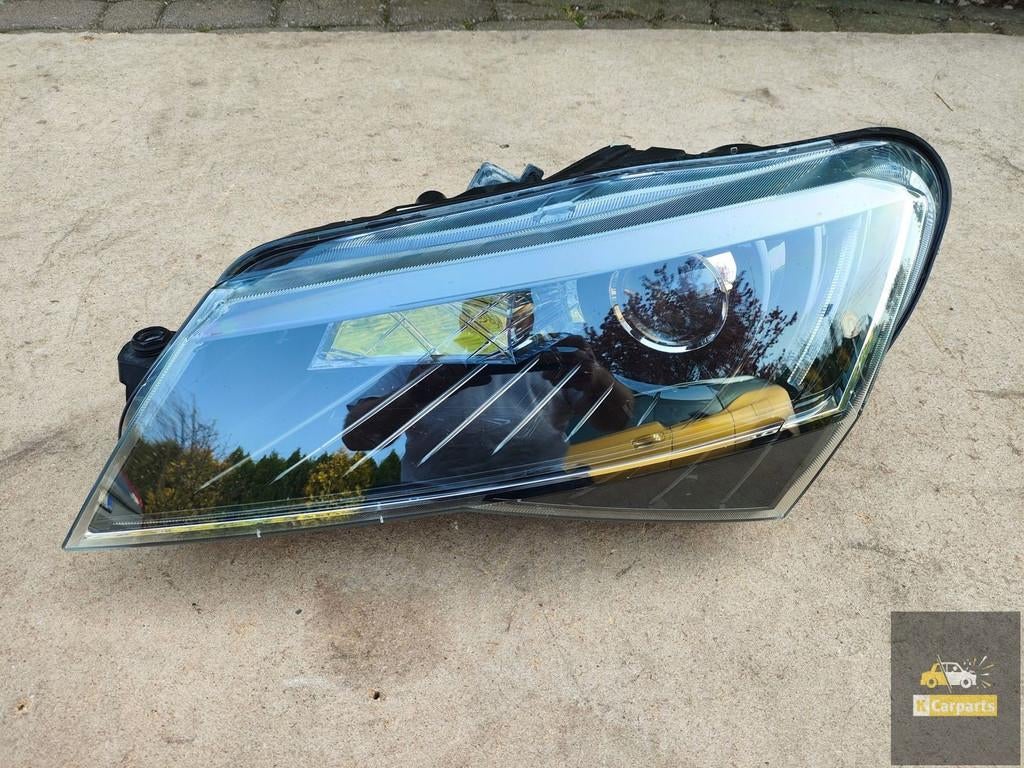 SKODA SUPERB 3 III 15 - Phare avant gauche au x non, Infoline@skoda-auto.cz, Tr. Vaclava Klementa 869
293 01  Mlada Boleslav, CZ