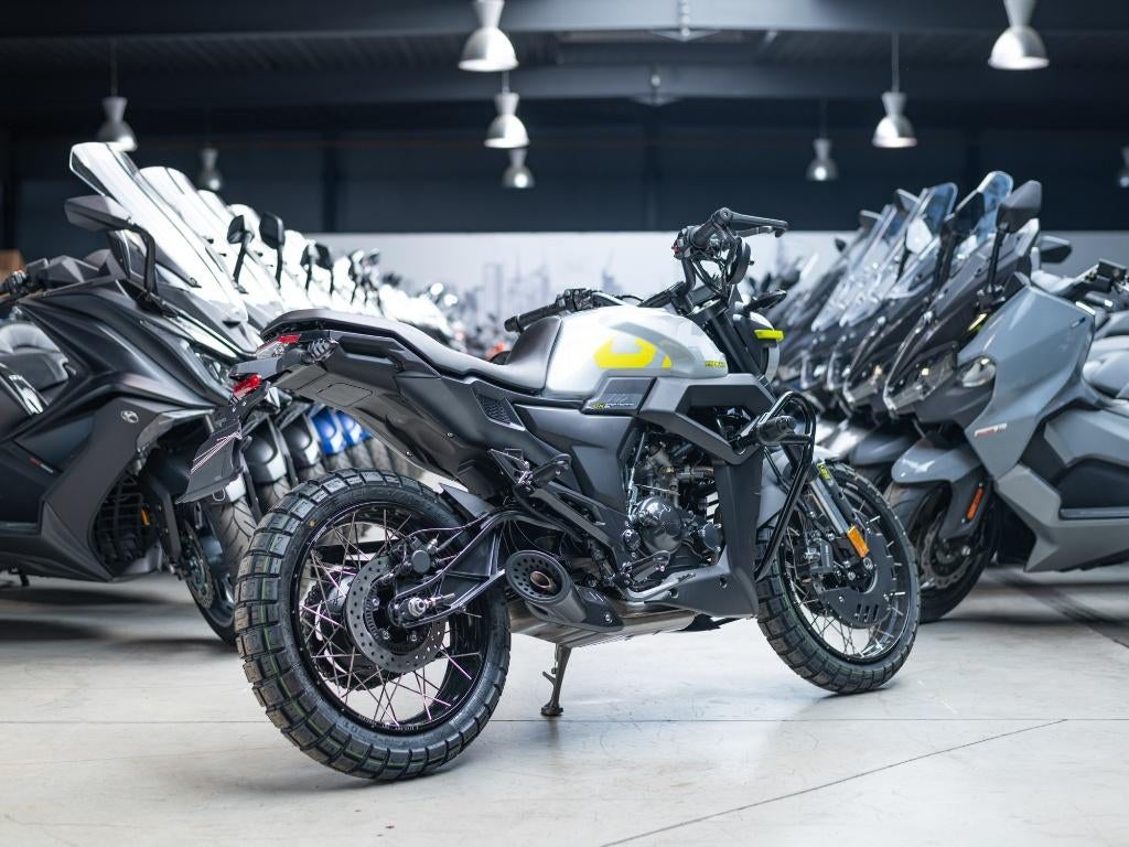 Zontes 125 GK [Bon achat] [Fin.0%], Motos, Entreprise, Chopper, Zontes, Permis Moto A2 minimum