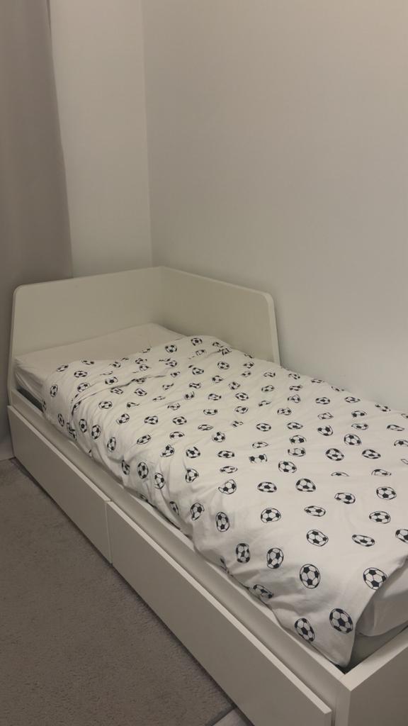 Ikea bed, Huis en Inrichting, Slaapkamer | Bedden, Ophalen, Zo goed als nieuw