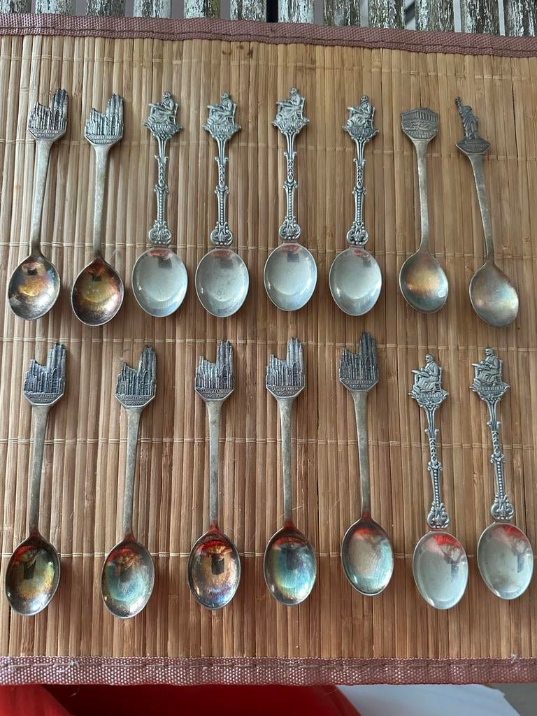 cuillères à souvenirs décoratives, Enlèvement