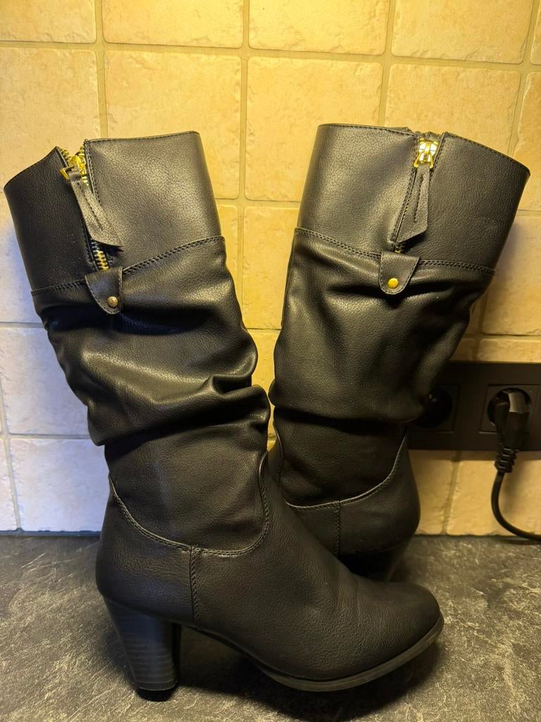 Hoge laarzen met hak, Ophalen, Zo goed als nieuw, Hoge laarzen