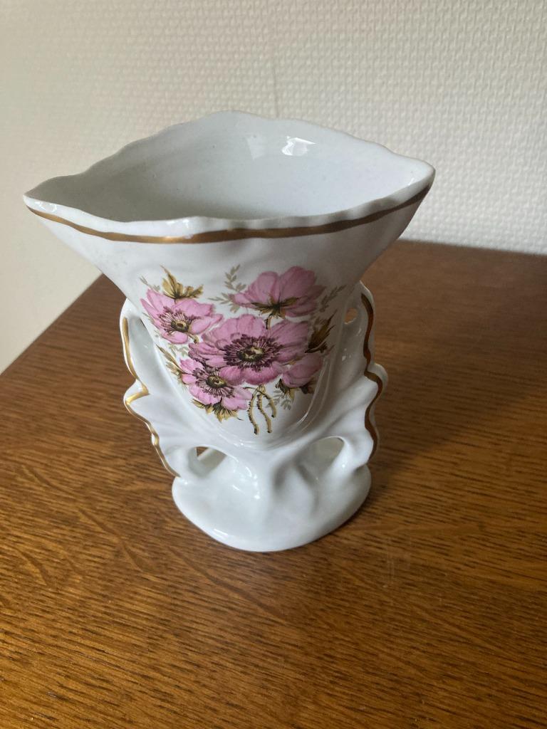 vaasje in Brussels porselein, Antiek en Kunst, Ophalen of Verzenden