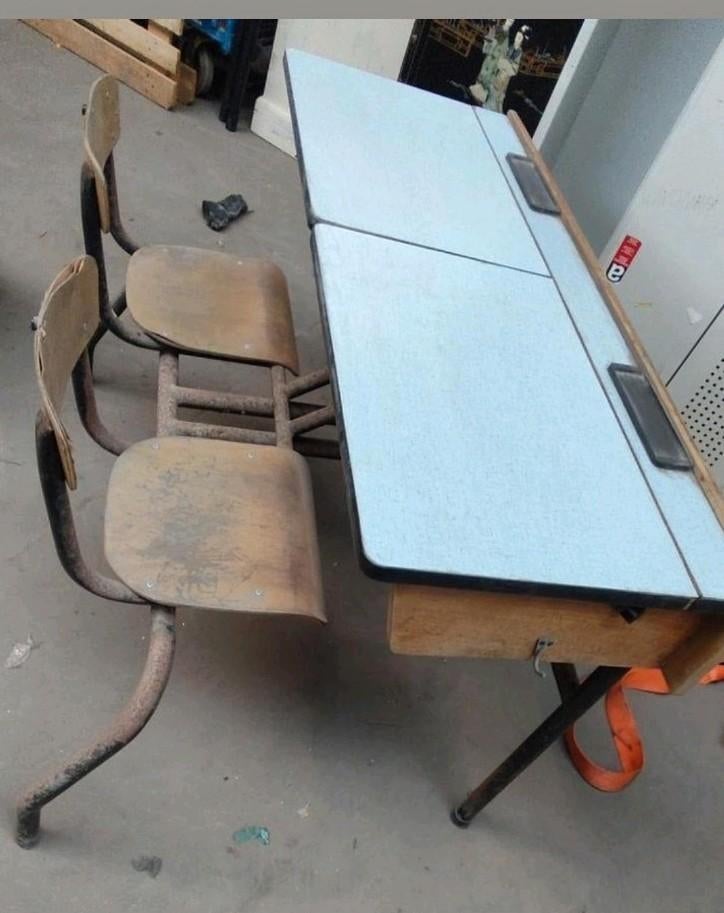 Bureau d'école vintage avec chaises, pupitre, bureau, table, Enlèvement ou Envoi, Utilisé