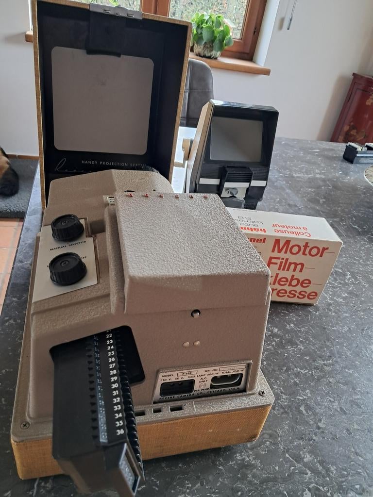 Projecteur diapositives + colleuse film + visionneuse film 8, TV, Hi-fi & Vidéo, Enlèvement