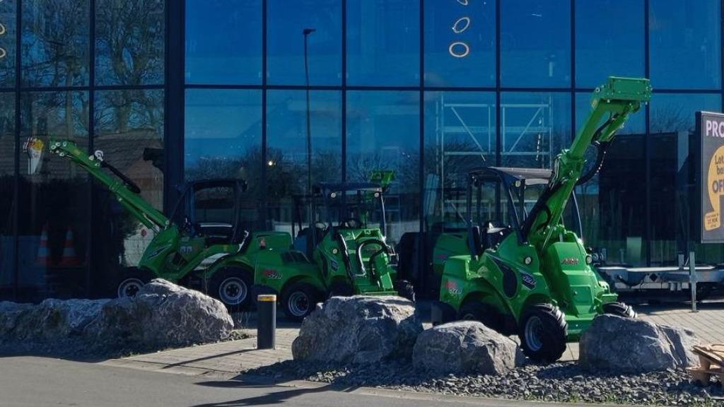 Chargeur articulé Avant 528, 645i, 755i neuf de stock !, Enlèvement, Chargeuse sur pneus ou Chouleur