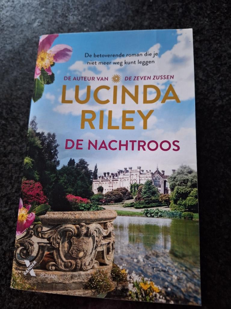 LUCINDA RILEY : DE NACHTROOS, Boeken, Ophalen of Verzenden, Zo goed als nieuw