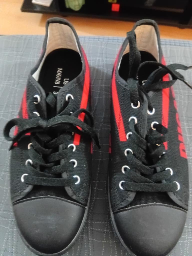 Basket ducati original taille 39, Motos, Enlèvement ou Envoi, Autres types, Femmes, Neuf, sans ticket