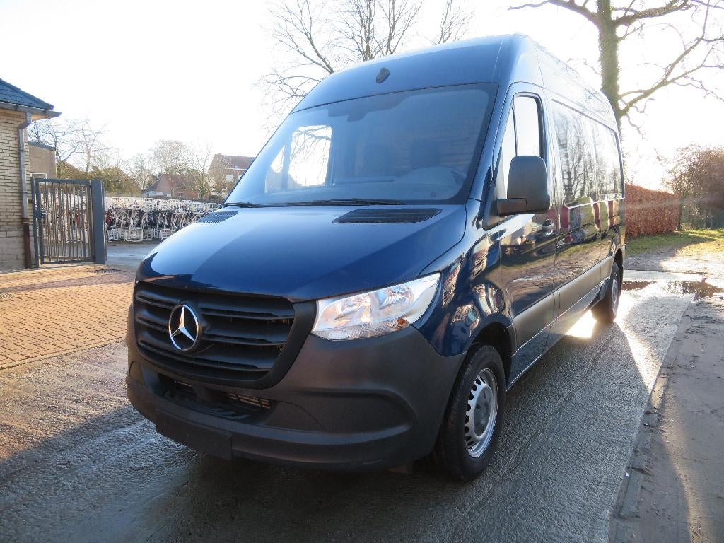 Mercedes-Benz Sprinter 311CDi - FWD - 25.257km - A2H2 - 2019, Voorwielaandrijving, Stof, Blauw, Mercedes-Benz