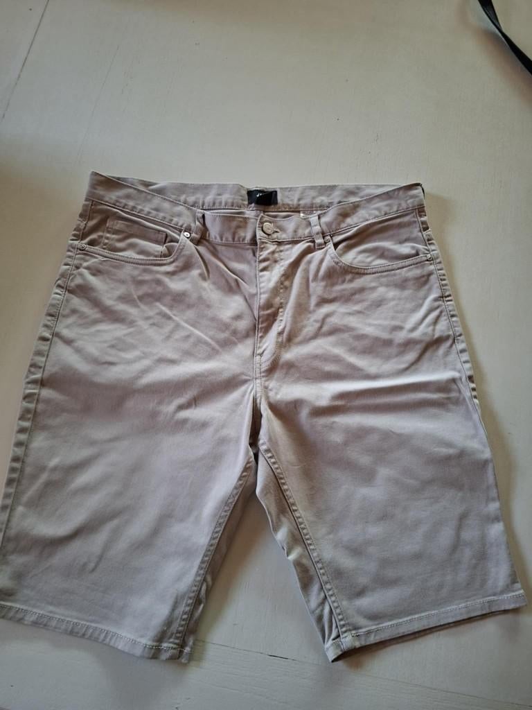heren short h&m m33, Vêtements | Hommes, Pantalons, Enlèvement ou Envoi, Comme neuf, Brun, H&M