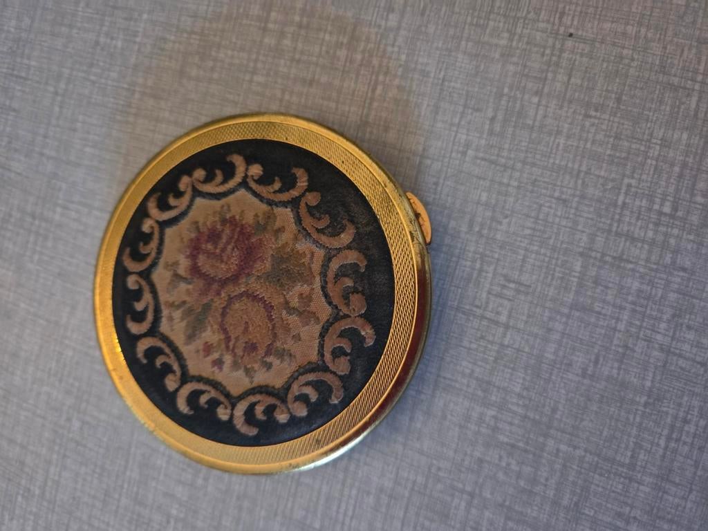 1 oude poederdoos., Ophalen of Verzenden