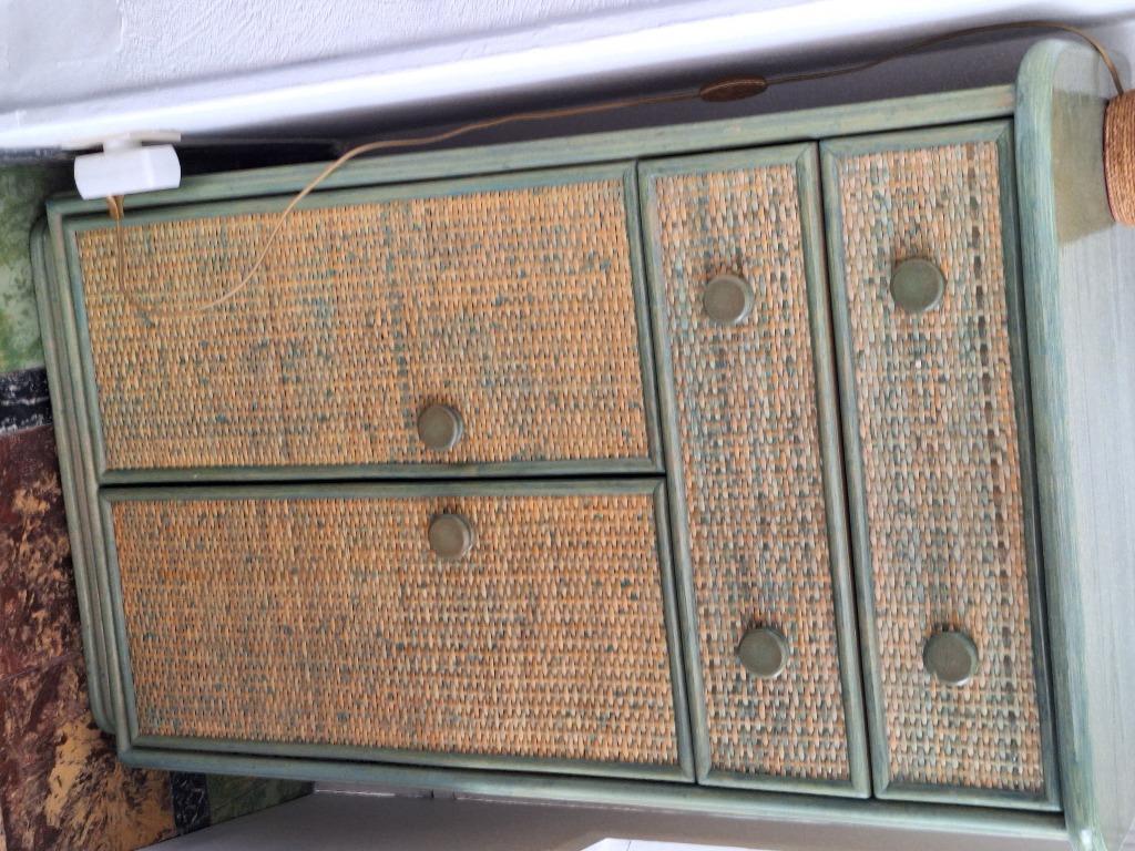 MEUBLE EN OSIER ET BOIS, Maison & Meubles, 25 à 50 cm, Avec tablette(s), Comme neuf, Enlèvement