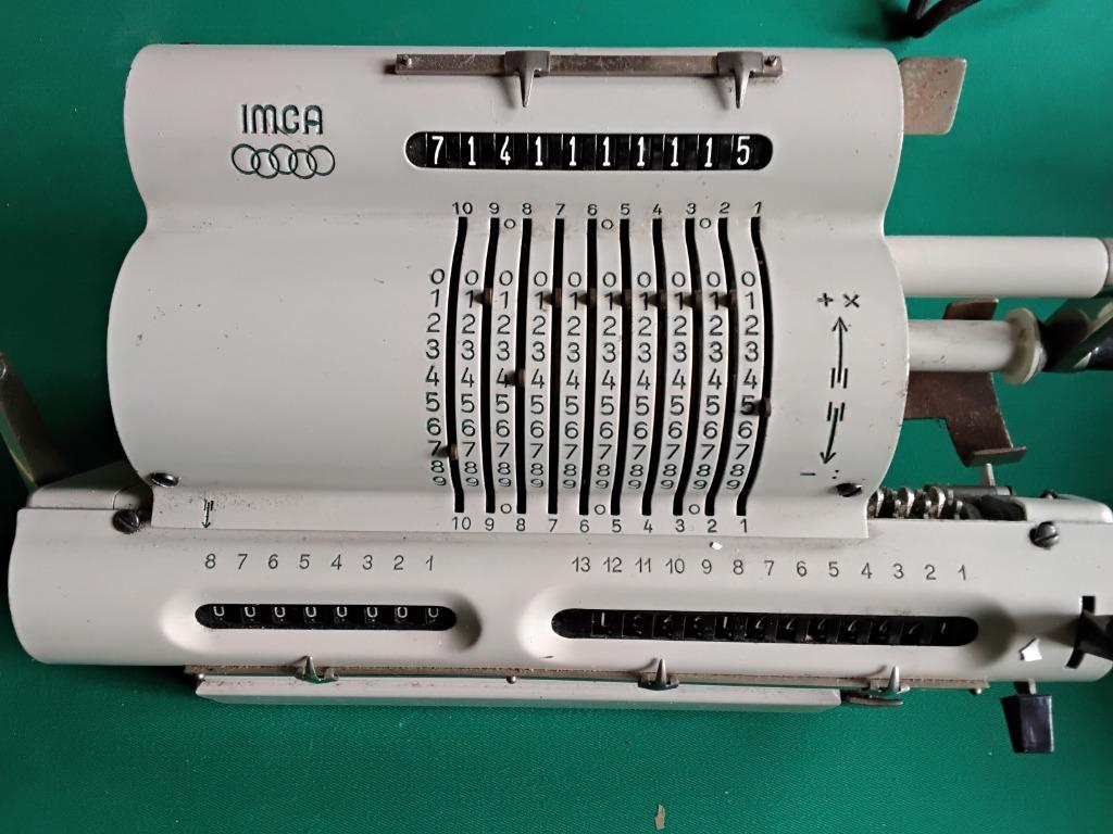 Oude Imca mechanische rekenmachine, Ophalen
