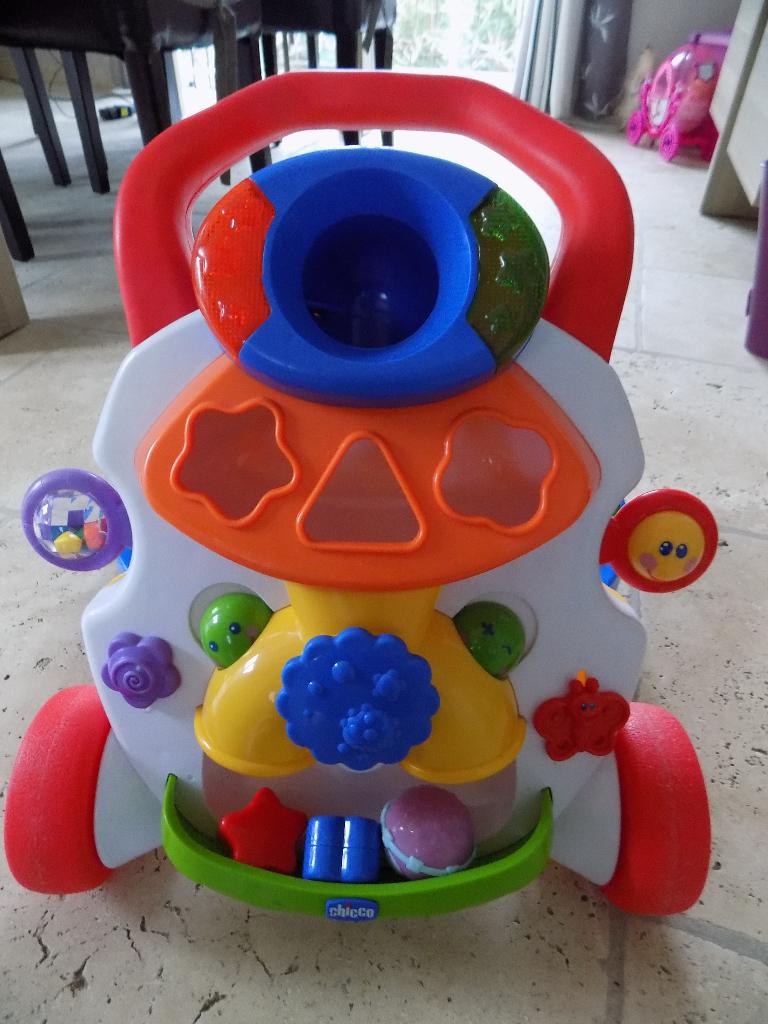 Trotteur, Enfants & Bébés, Jouets | Jouets de bébé, Comme neuf, À roulettes, Enlèvement