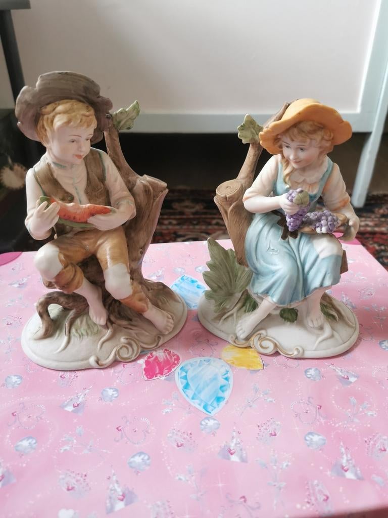 Paire de figurines anciennes en porcelaine biscuit, Collections, Statues & Figurines, Enlèvement ou Envoi, Utilisé