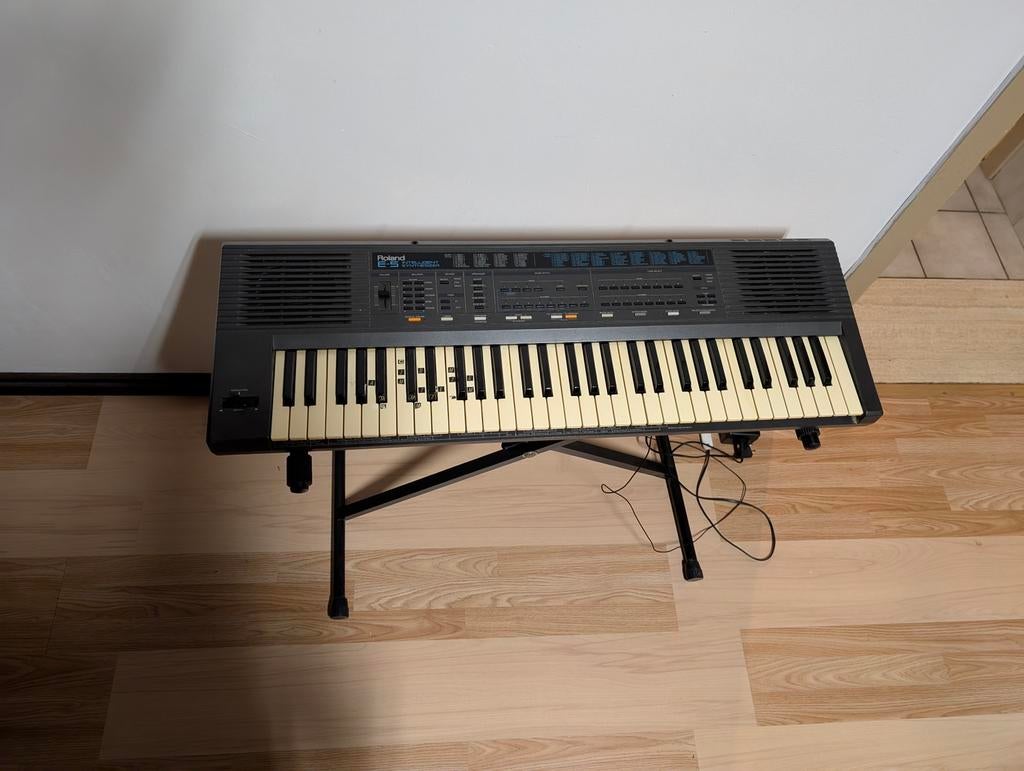 Synthétiseur intelligent Roland E-5, Enlèvement, Comme neuf, Roland