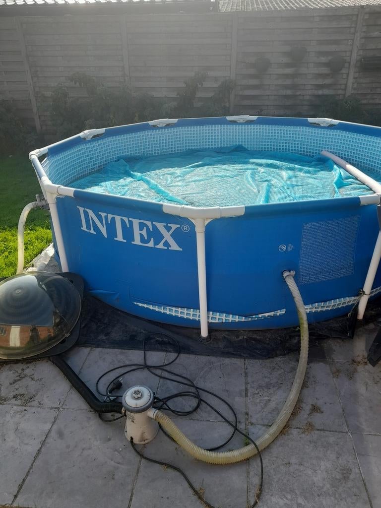 Zwembad met toebehoren en zonnepaneel, Ophalen of Verzenden, Zo goed als nieuw