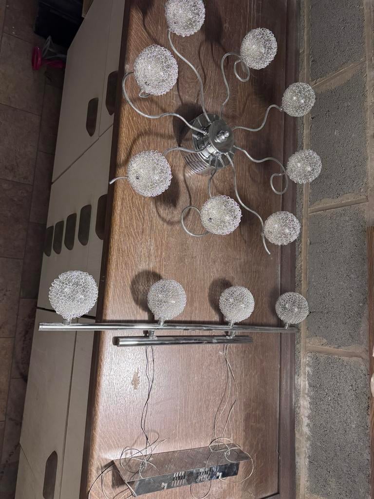 Lustres, Enlèvement, Comme neuf