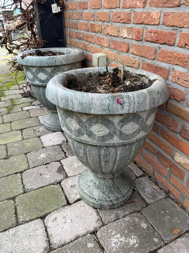 twee granieten vazen buiten, Ophalen, Zo goed als nieuw, Groen